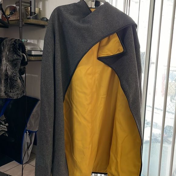 Laila’s Wool Cape Coat - Picture 2 of 12